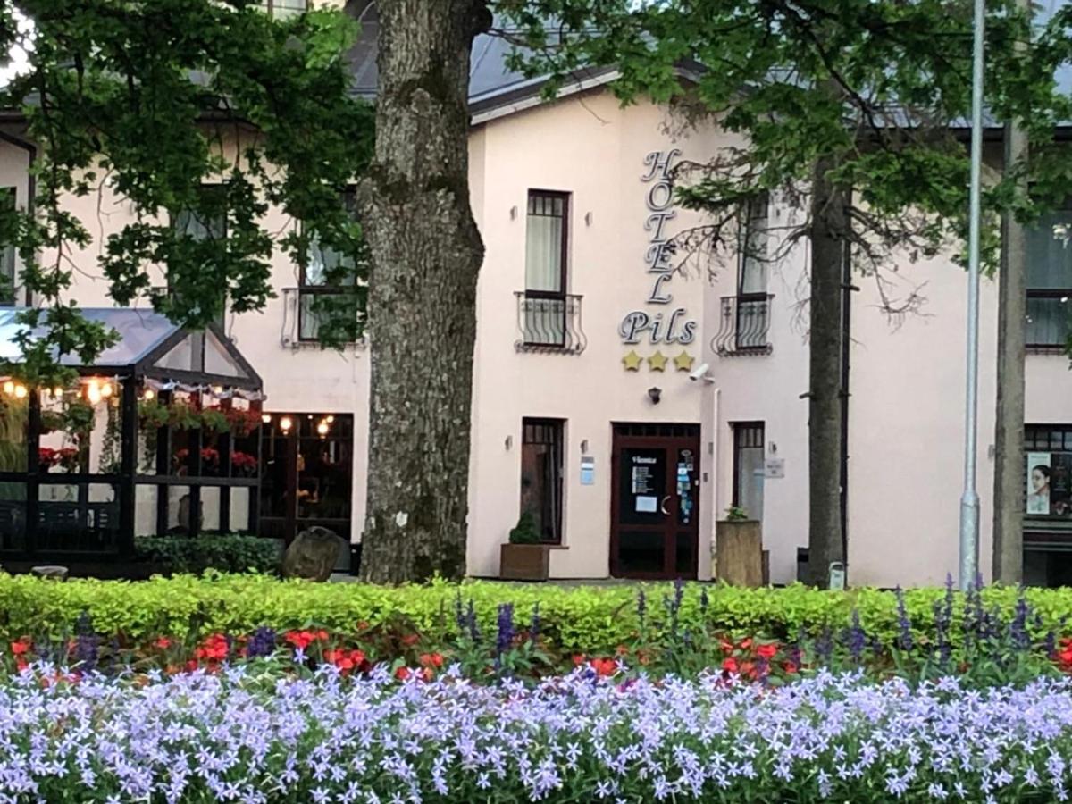 Hotel Pils With Self-Check In Sigulda Exteriér fotografie