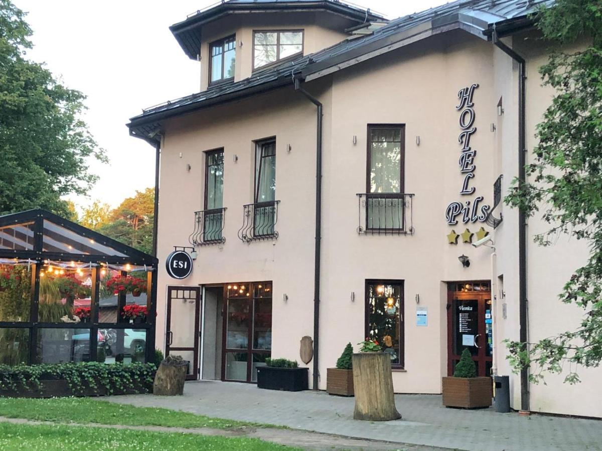 Hotel Pils With Self-Check In Sigulda Exteriér fotografie